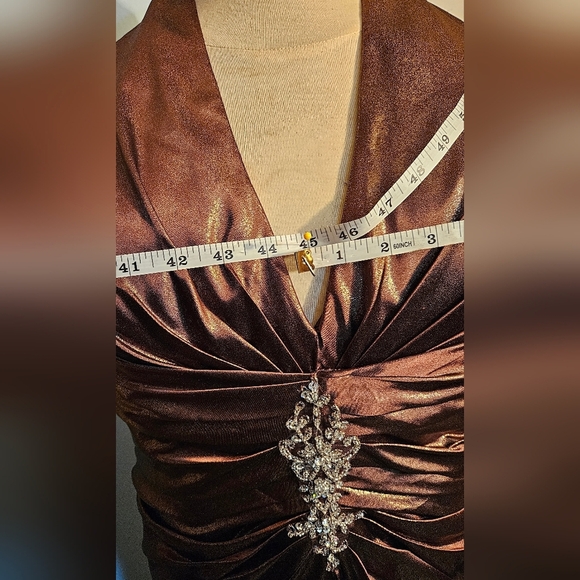Shimmering Brown Maxi Dress. Gathered Waist. Rhindtone Detail. Size 20 - Picture 8 of 8